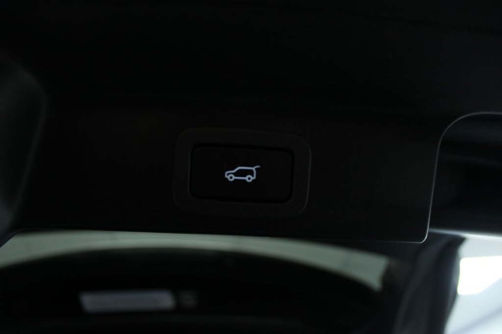 Used Jaguar F-Pace 2019 for sale - 76539619: Photo 11