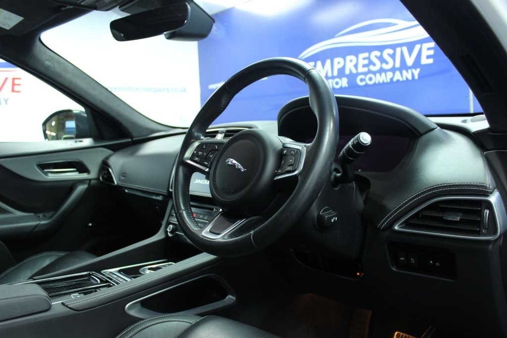 Used Jaguar F-Pace 2019 for sale - 76539619: Photo 6