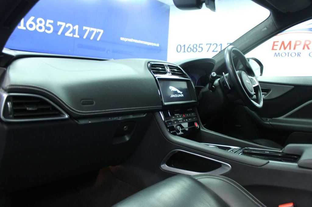 Used Jaguar F-Pace 2019 for sale - 76539619: Photo 8