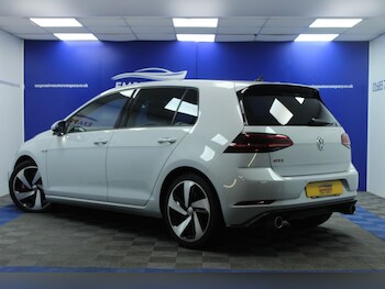 Used Volkswagen Golf 2019 for sale - 77256122: Photo