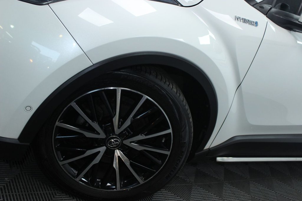 Used Toyota C-HR 2017 for sale - 76429736: Photo 3