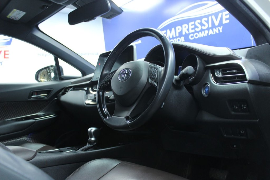 Used Toyota C-HR 2017 for sale - 76429736: Photo 6