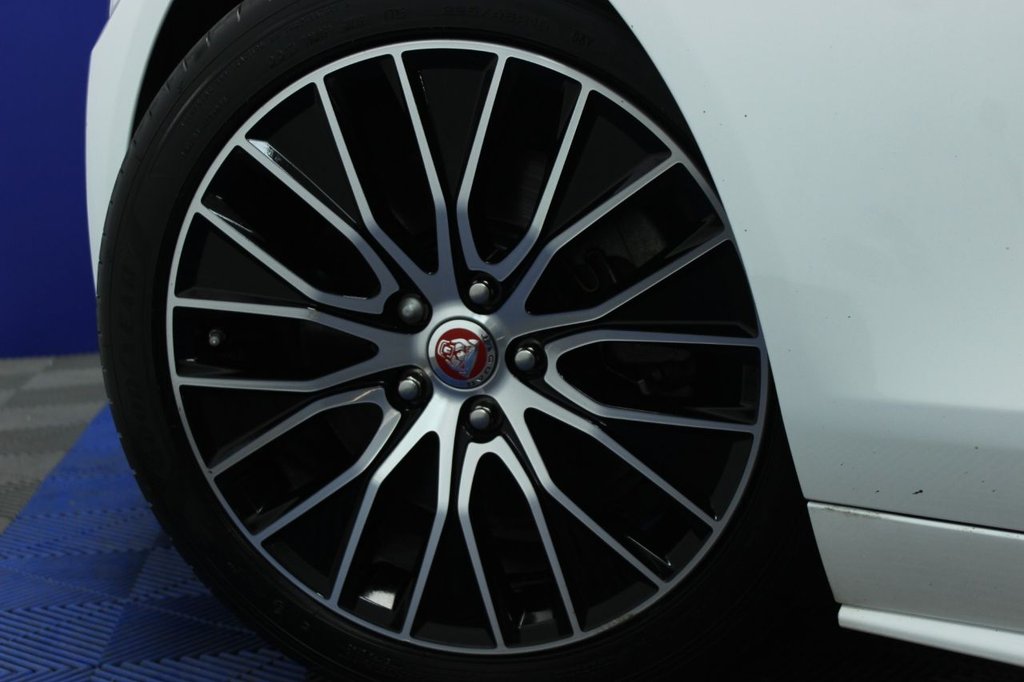 Used Jaguar XE 2020 for sale - 77841363: Photo 5