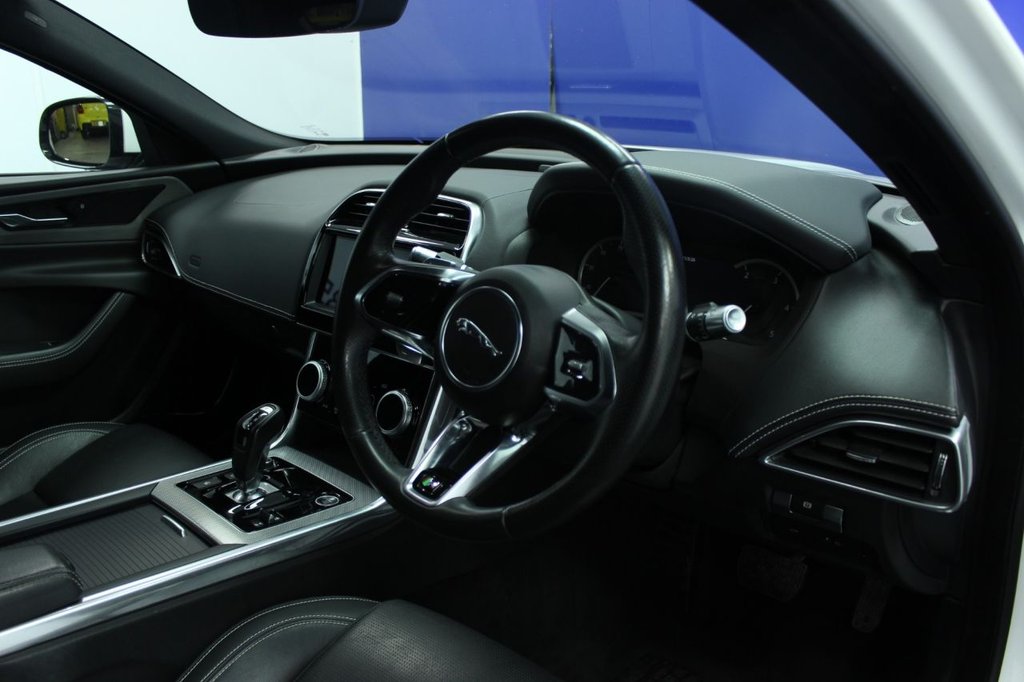 Used Jaguar XE 2020 for sale - 77841363: Photo 6