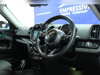 Used MINI Countryman 2018 for sale - 77360199: Photo