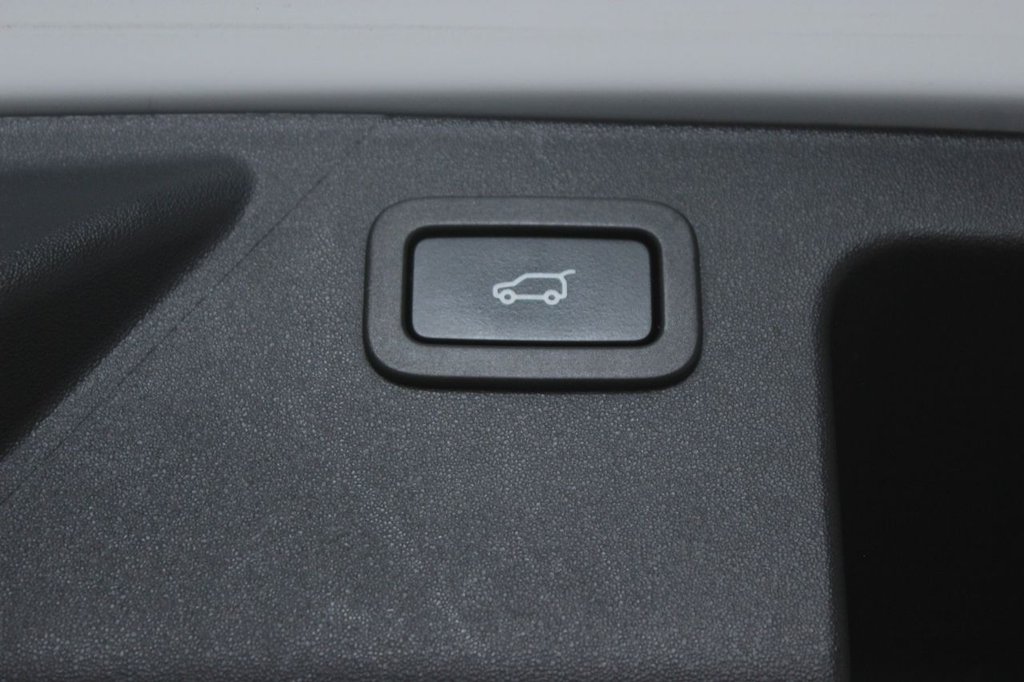 Used Land Rover Discovery Sport 2017 for sale - 77263162: Photo 10