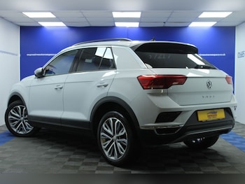 Used Volkswagen T-Roc 2018 for sale - 77218635: Photo