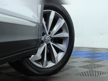 Used Volkswagen T-Roc 2019 for sale - 76574718: Photo