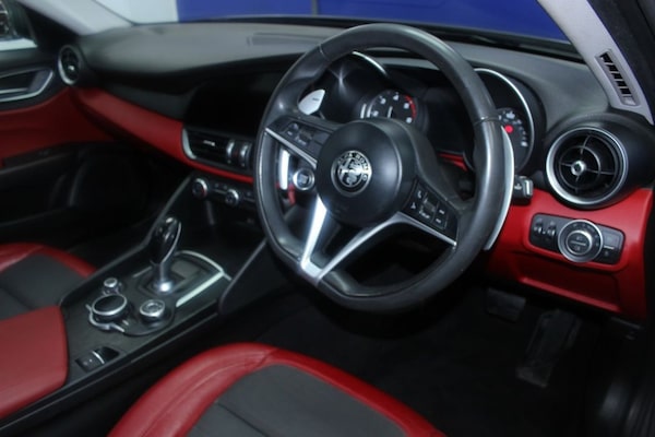 Used Alfa Romeo Giulia 2019 for sale - 75451101: Photo 6