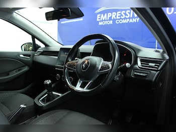 Used Renault Clio 2020 for sale - 76731157: Photo