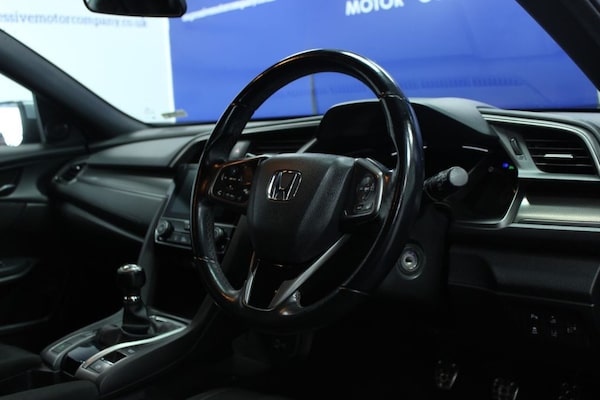 Used Honda Civic 2018 for sale - 75142658: Photo 5