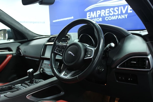 Used Jaguar F-Pace 2019 for sale - 76297079: Photo 6