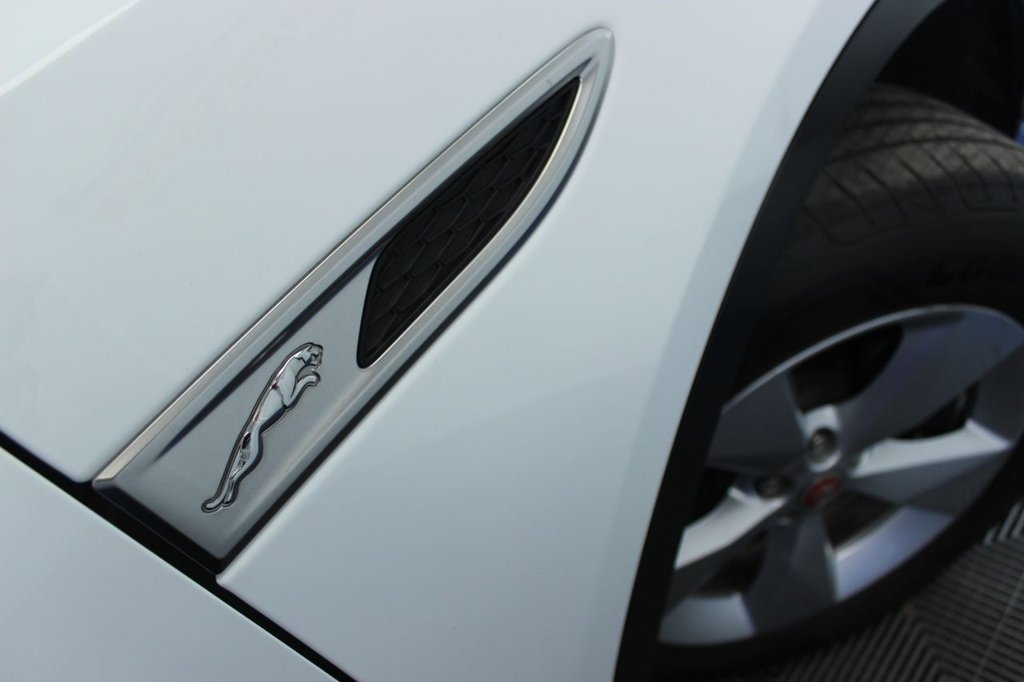 Used Jaguar E-Pace 2021 for sale - 77959792: Photo 3