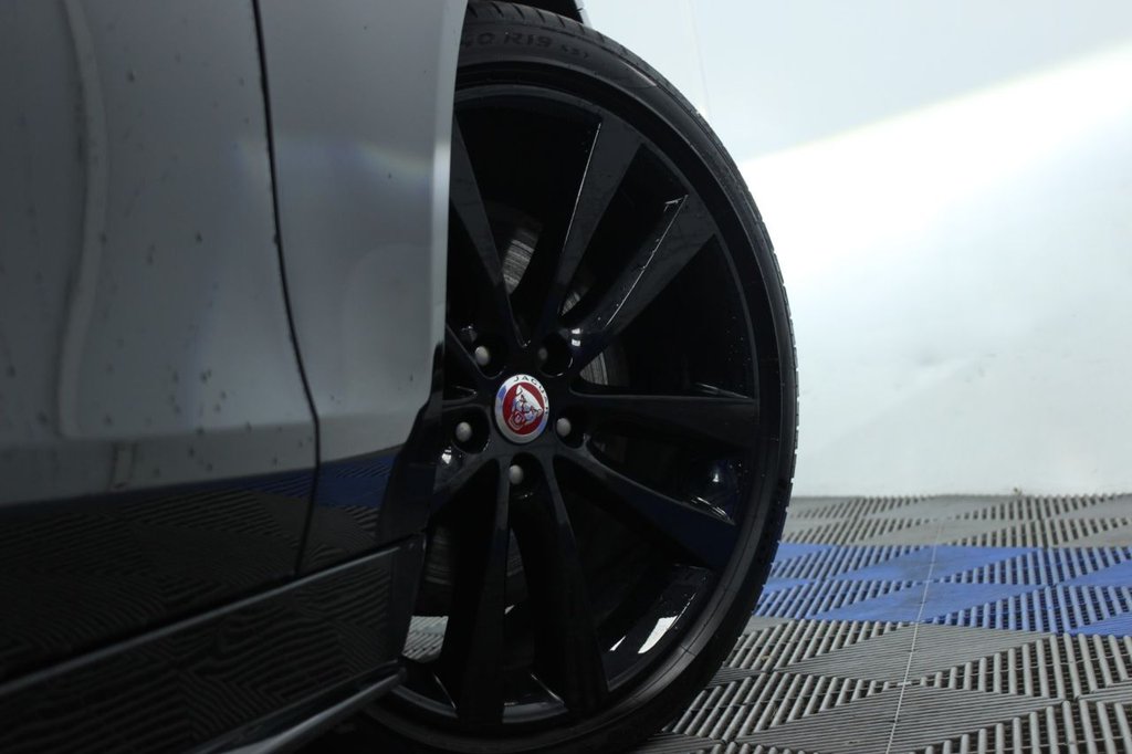 Used Jaguar XE 2021 for sale - 76361654: Photo 3