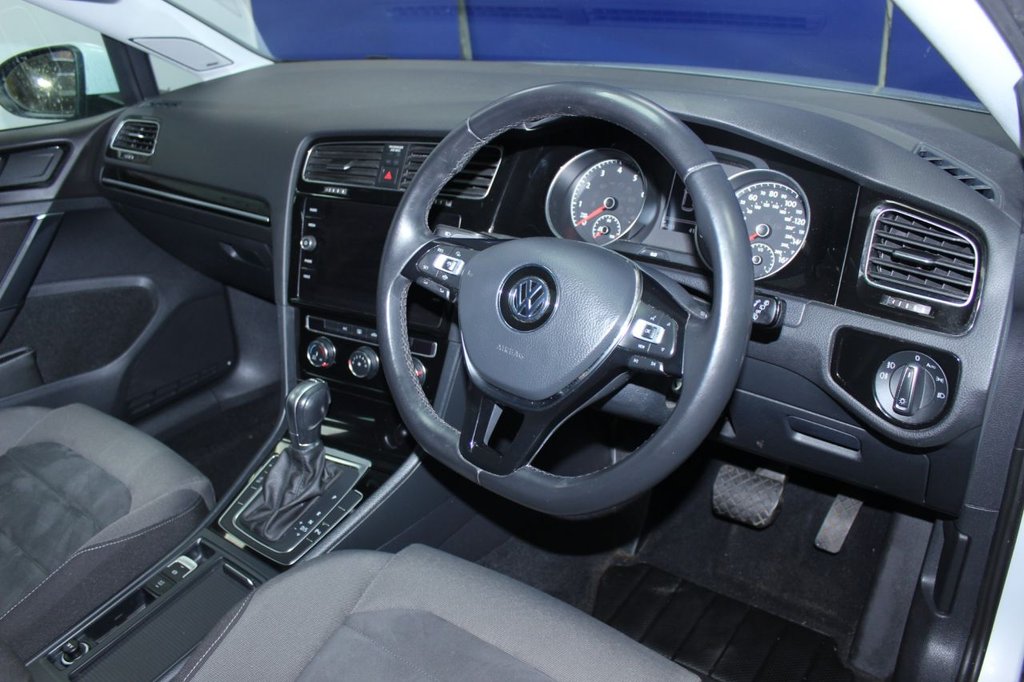 Used Volkswagen Golf 2018 for sale - 76168500: Photo 6