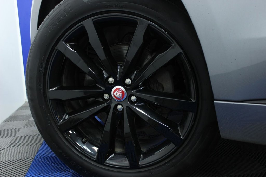 Used Jaguar F-Pace 2020 for sale - 77627375: Photo 5