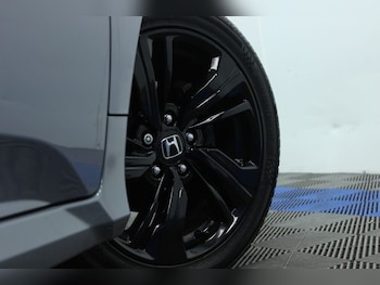 Used Honda Civic 2018 for sale - 77576143: Photo