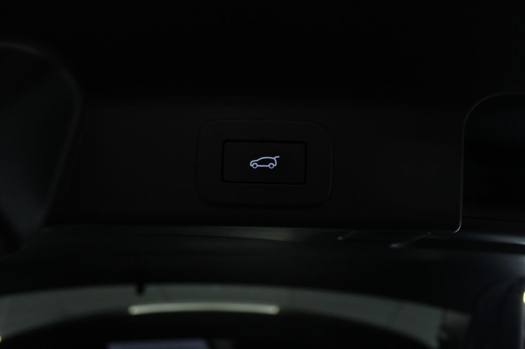 Used Jaguar F-Pace 2023 for sale - 76784039: Photo 12