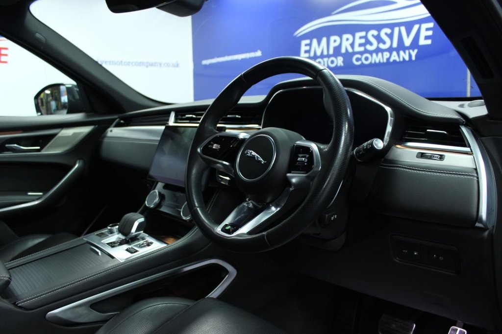 Used Jaguar F-Pace 2023 for sale - 76784039: Photo 5