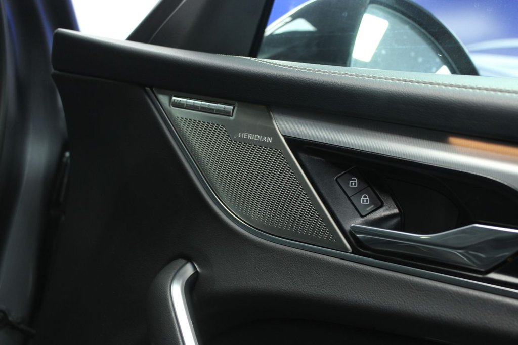 Used Jaguar F-Pace 2023 for sale - 76784039: Photo 8