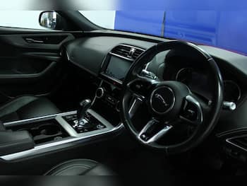 Used Jaguar XE 2020 for sale - 79822560: Photo