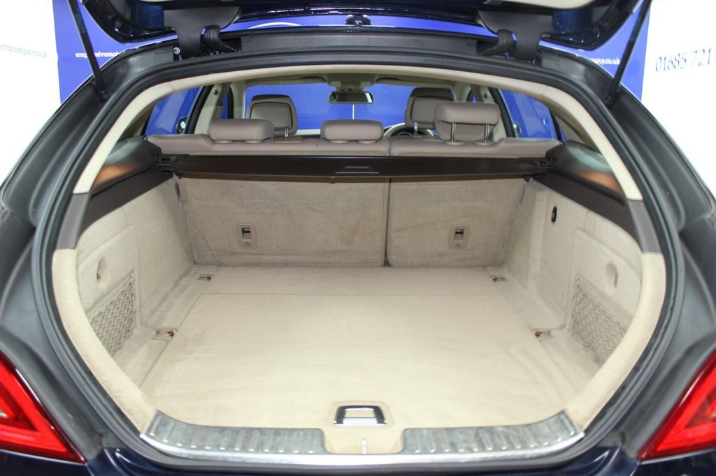 Used Mercedes-Benz CLS 2013 for sale - 76574757: Photo 8