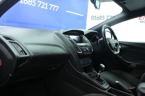 Used Ford Focus 2017 for sale - 75630351: Photo 6