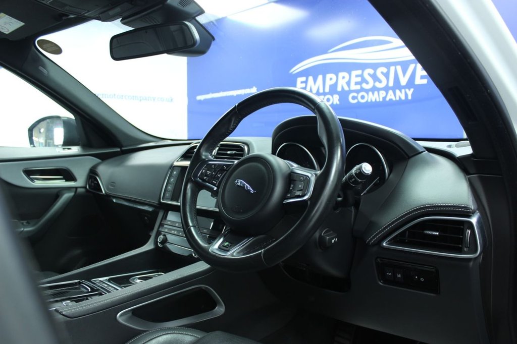 Used Jaguar F-Pace 2018 for sale - 76535484: Photo 6