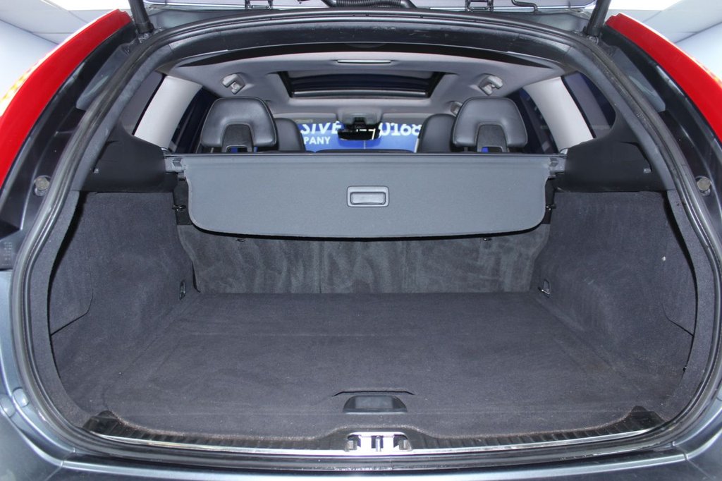 Used Volvo XC60 2017 for sale - 76327937: Photo 10