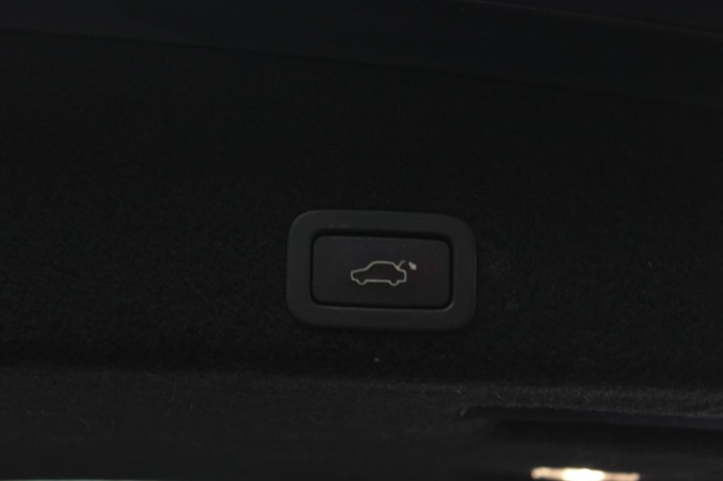 Used Volvo XC60 2017 for sale - 76327937: Photo 9