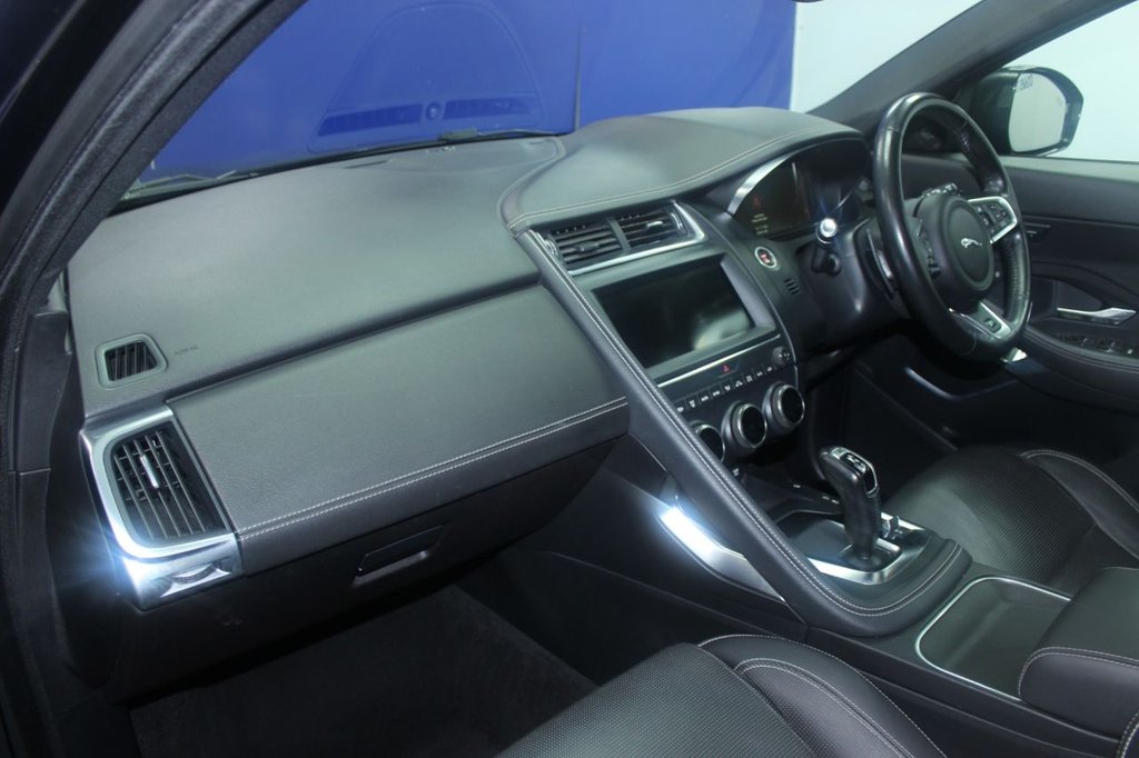 Used Jaguar E-Pace 2018 for sale - 76474623: Photo 7