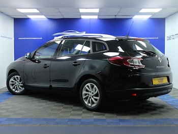 Used Renault Megane 2015 for sale - 76610324: Photo