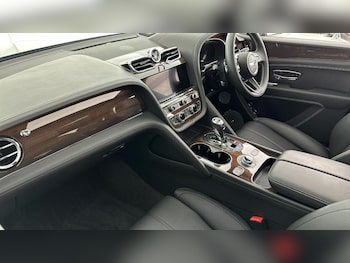 Used Bentley Bentayga 2023 for sale - 76089684: Photo