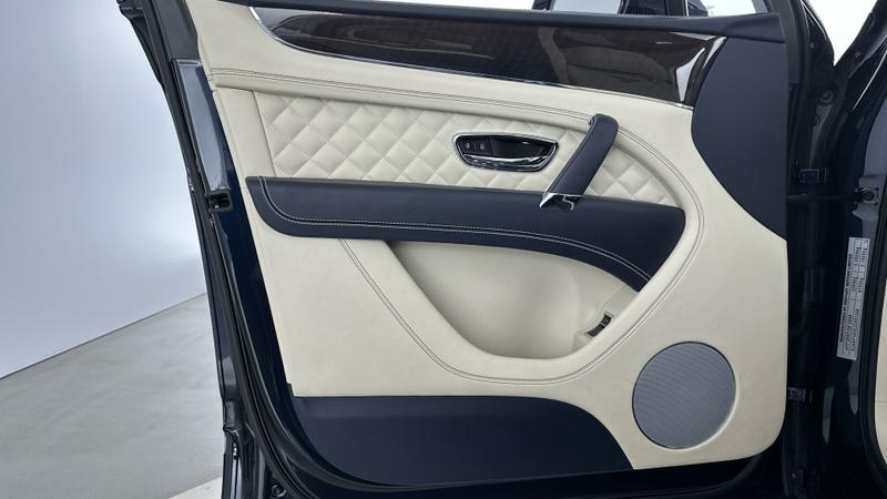 Used Bentley Bentayga 2018 for sale - 76461385: Photo 21