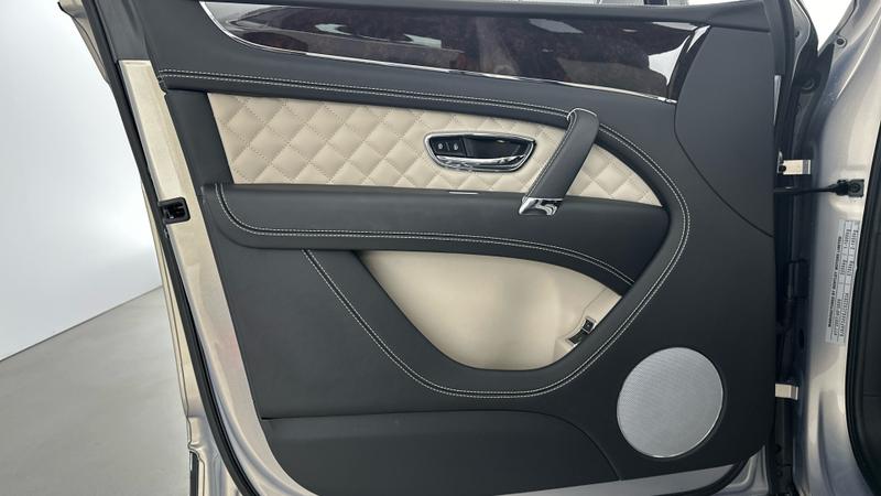 Used Bentley Bentayga 2018 for sale - 75766644: Photo 21