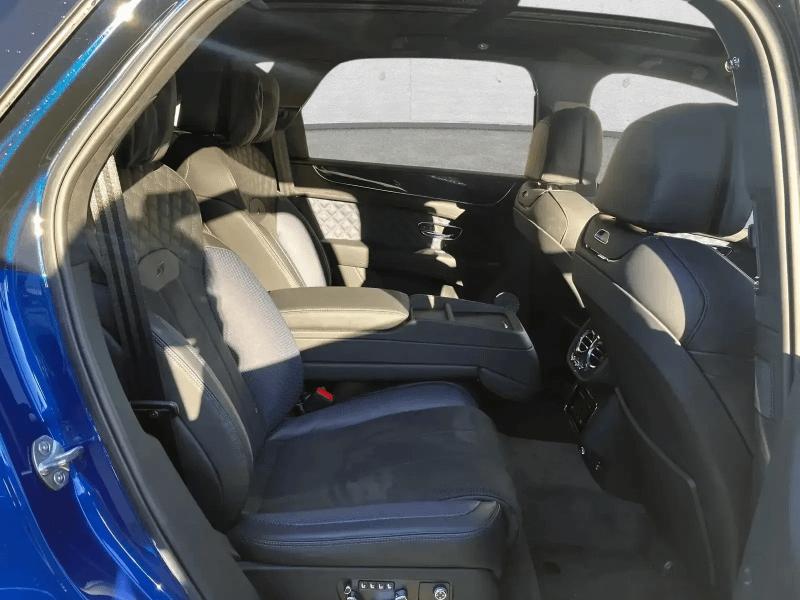Used Bentley Bentayga 2025 for sale - 76722809: Photo 3