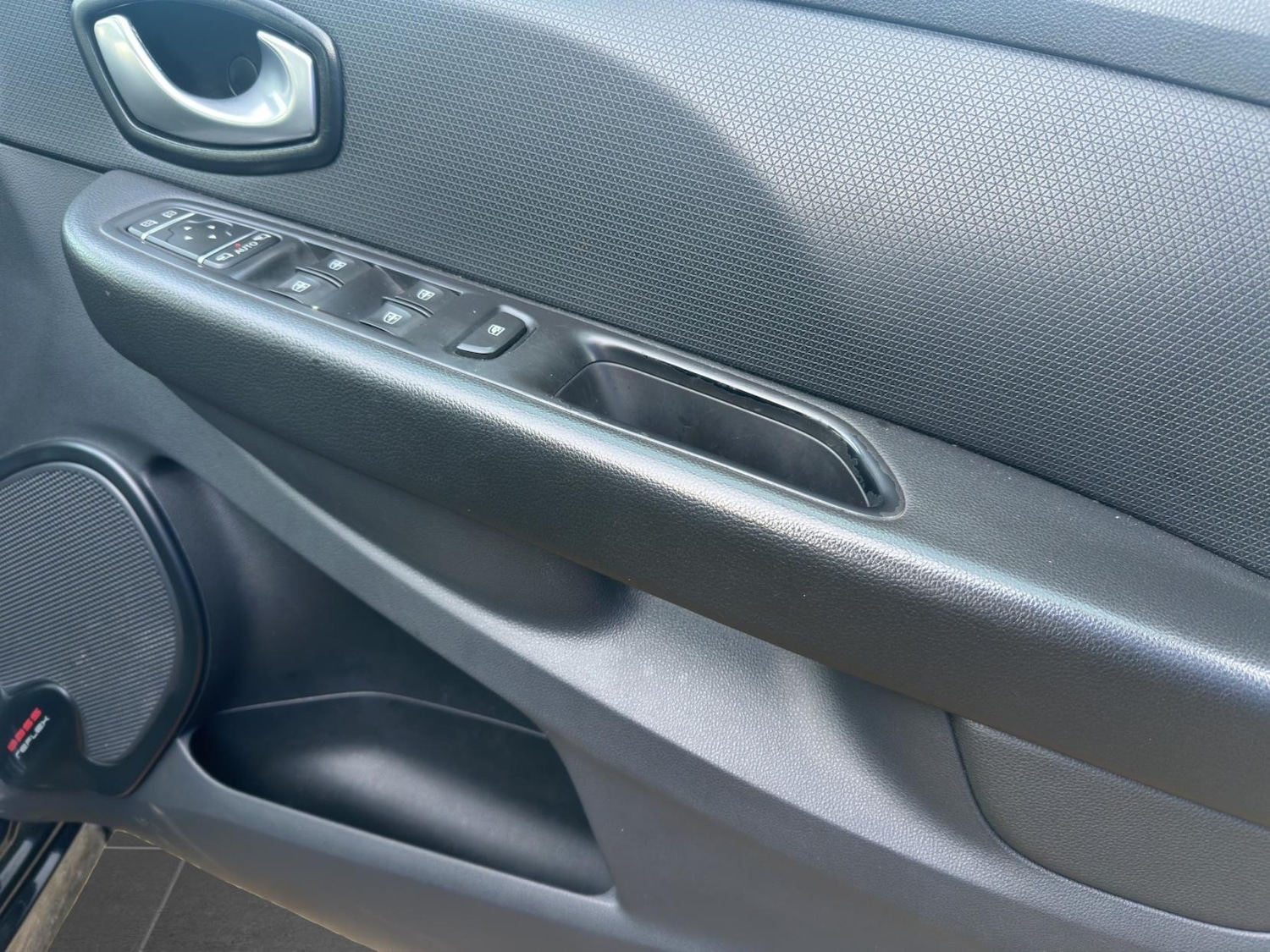 Used Renault Clio 2017 for sale - 76709826: Photo 12