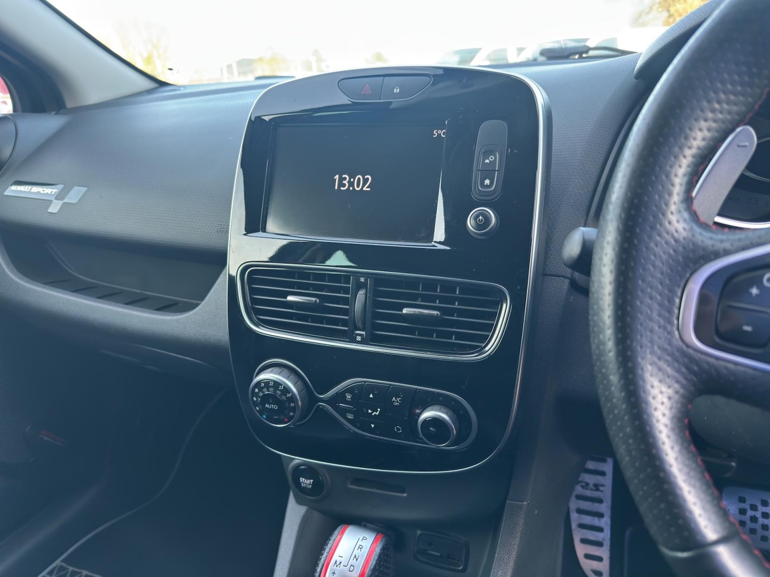 Used Renault Clio 2017 for sale - 76709826: Photo 15