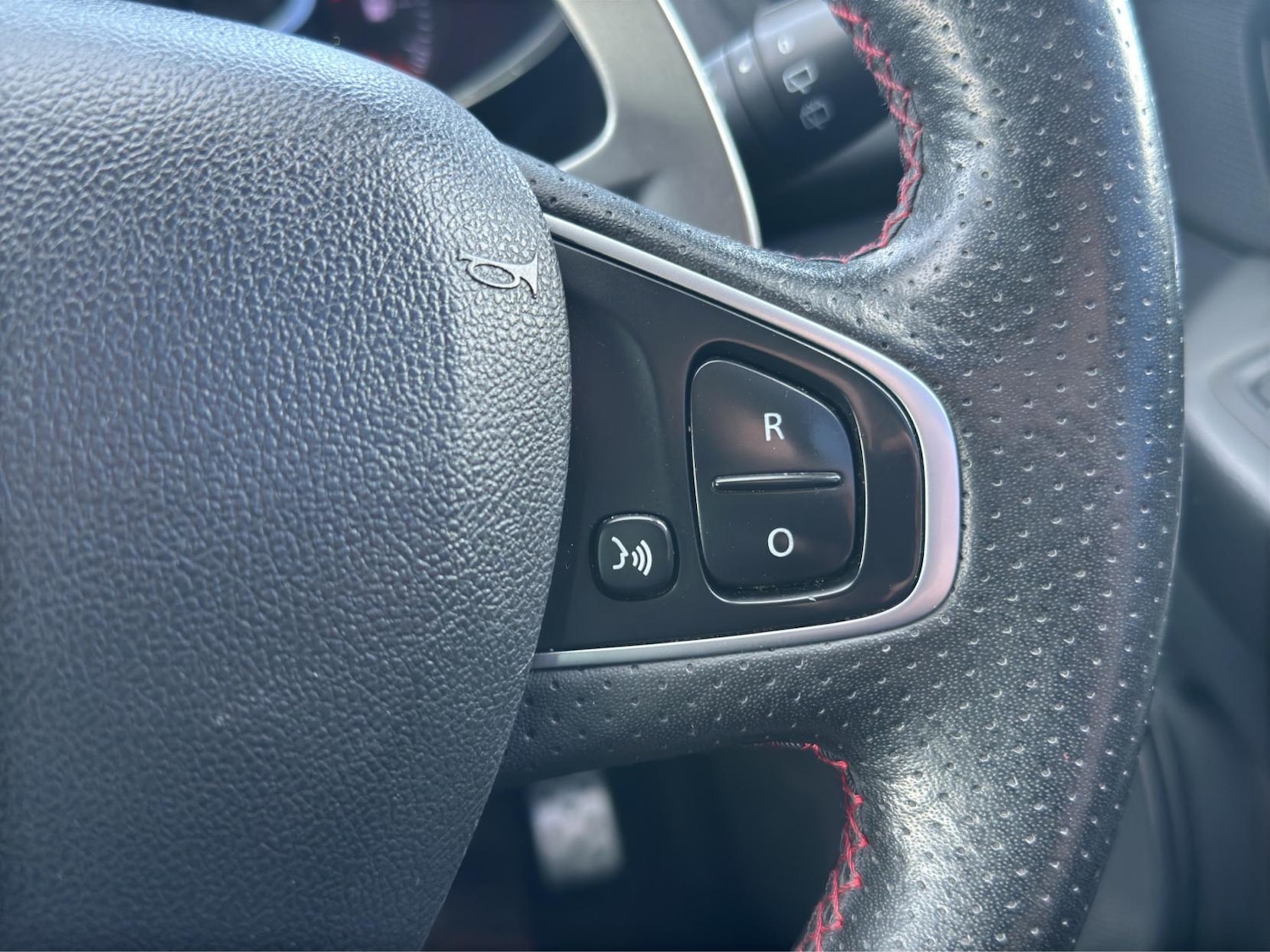 Used Renault Clio 2017 for sale - 76709826: Photo 31