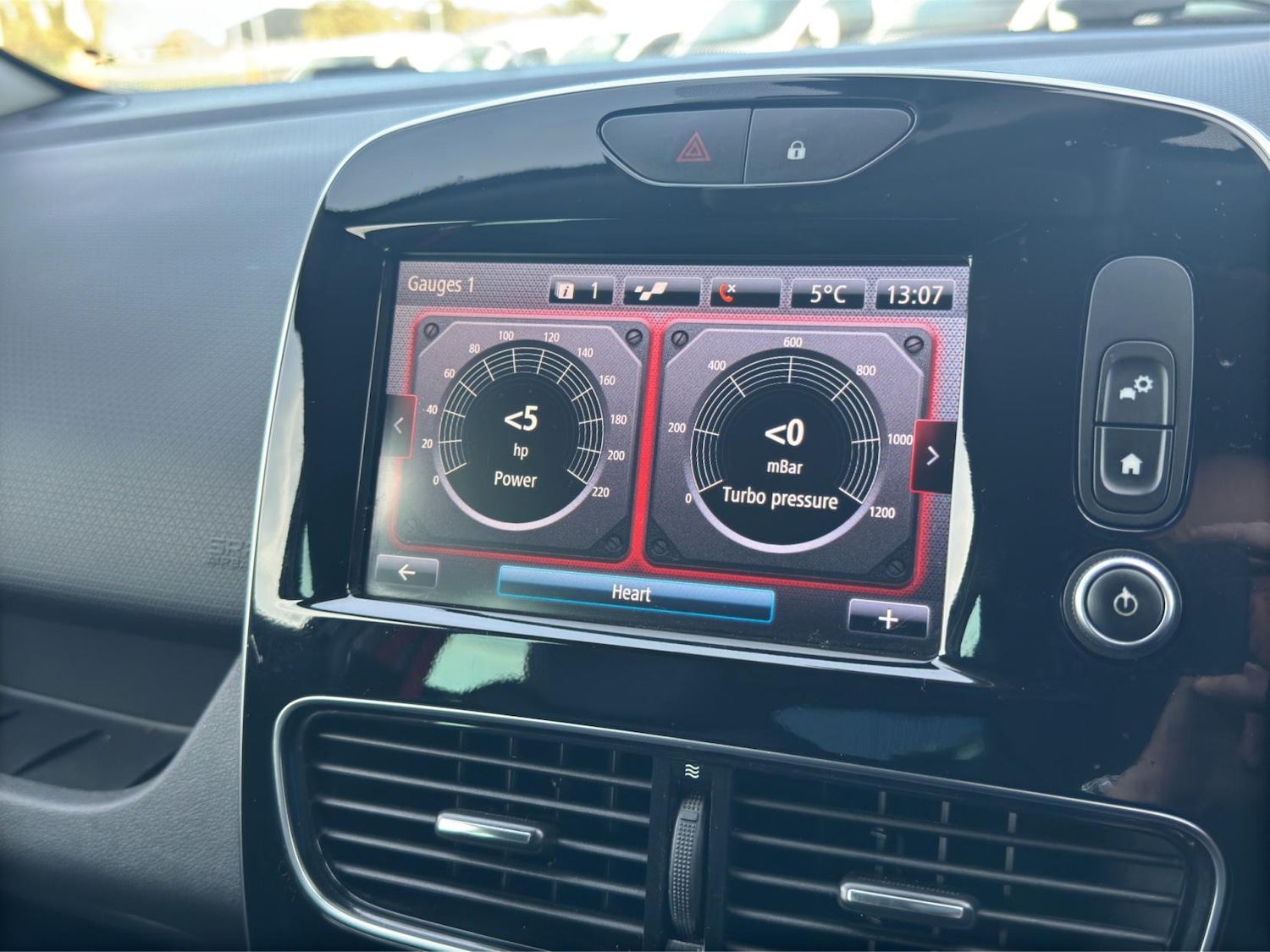 Used Renault Clio 2017 for sale - 76709826: Photo 33