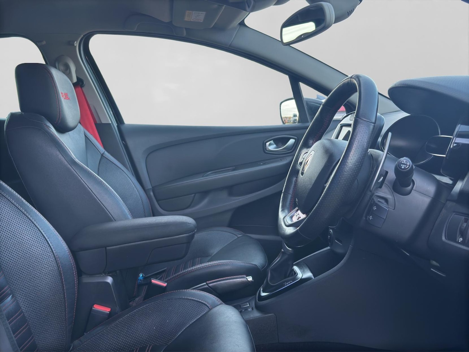 Used Renault Clio 2017 for sale - 76709826: Photo 9