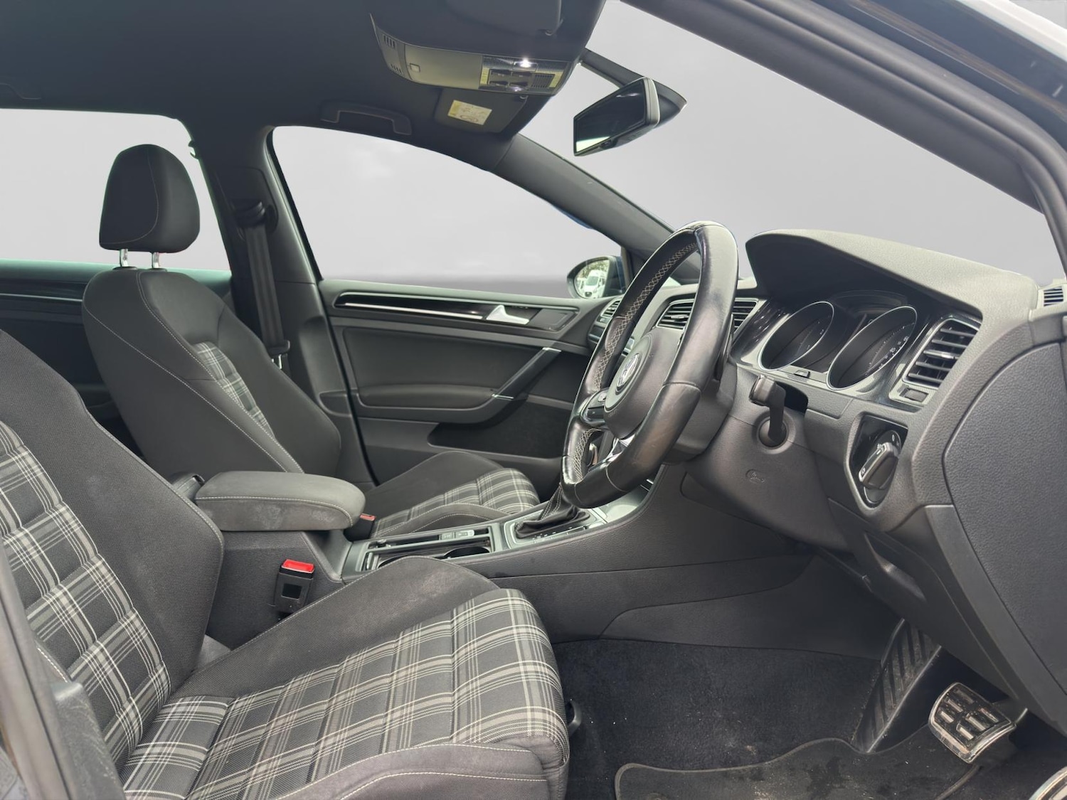 Used Volkswagen Golf 2016 for sale - 77036942: Photo 9