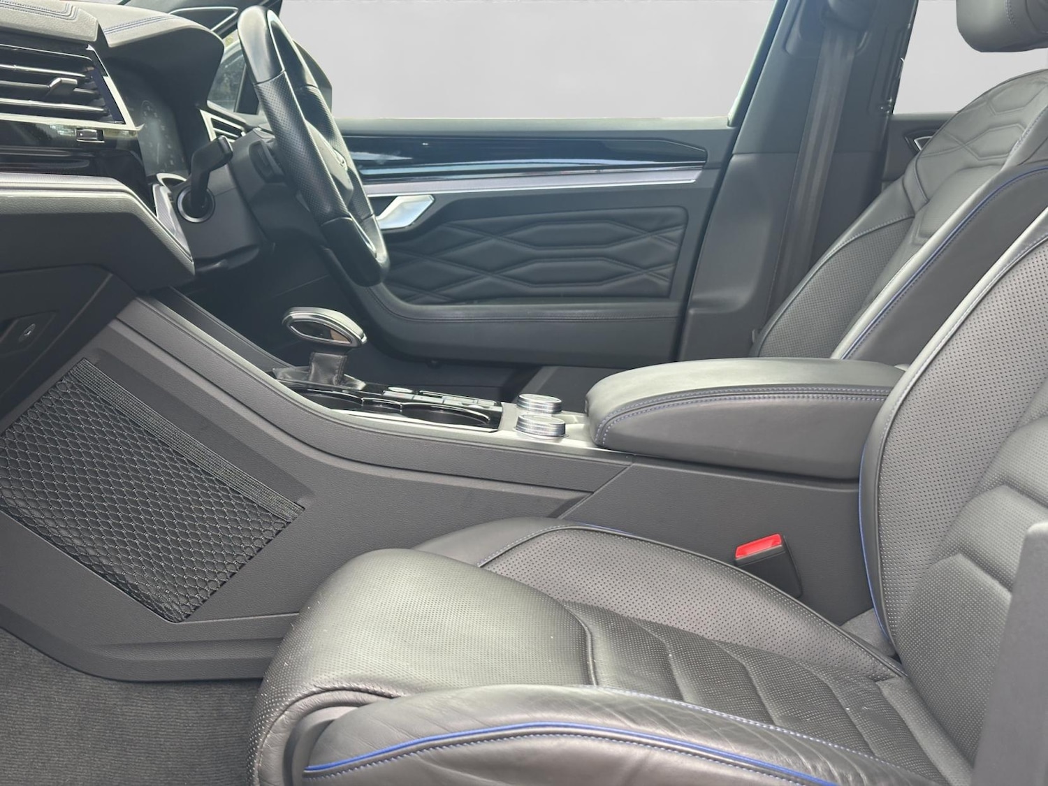 Used Volkswagen Touareg 2023 for sale - 76649998: Photo 20