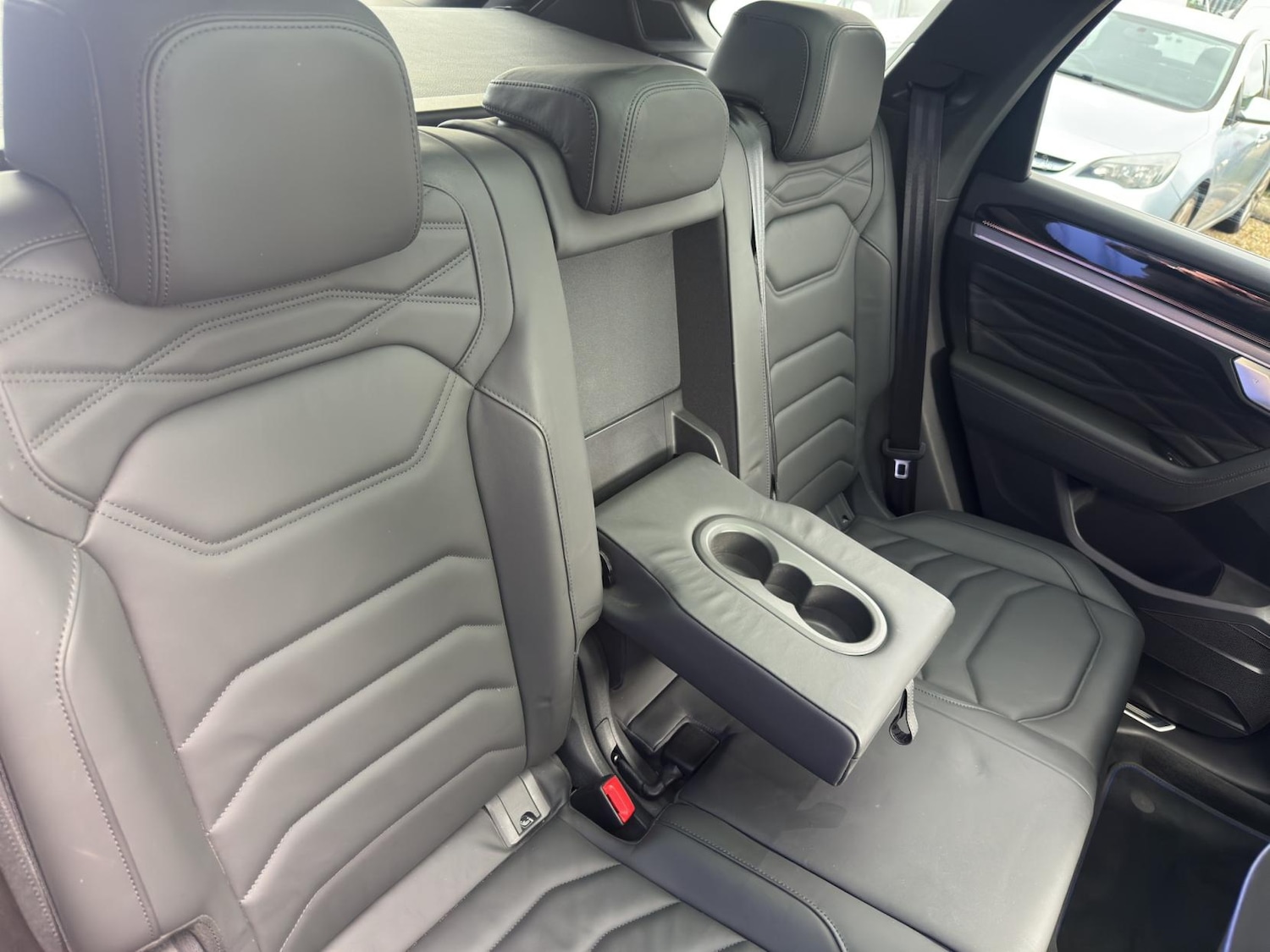 Used Volkswagen Touareg 2023 for sale - 76649998: Photo 40