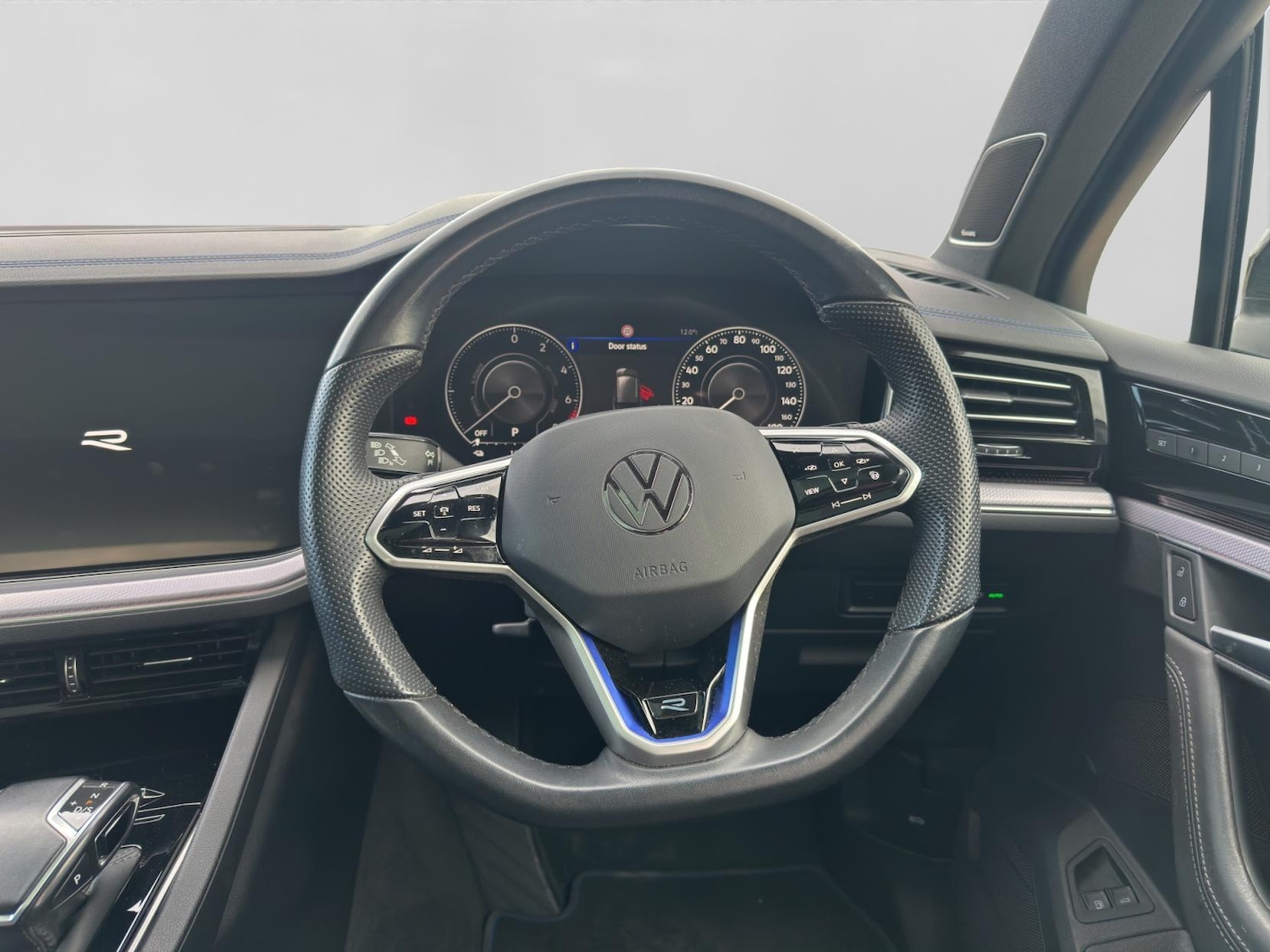 Used Volkswagen Touareg 2023 for sale - 77225341: Photo 10