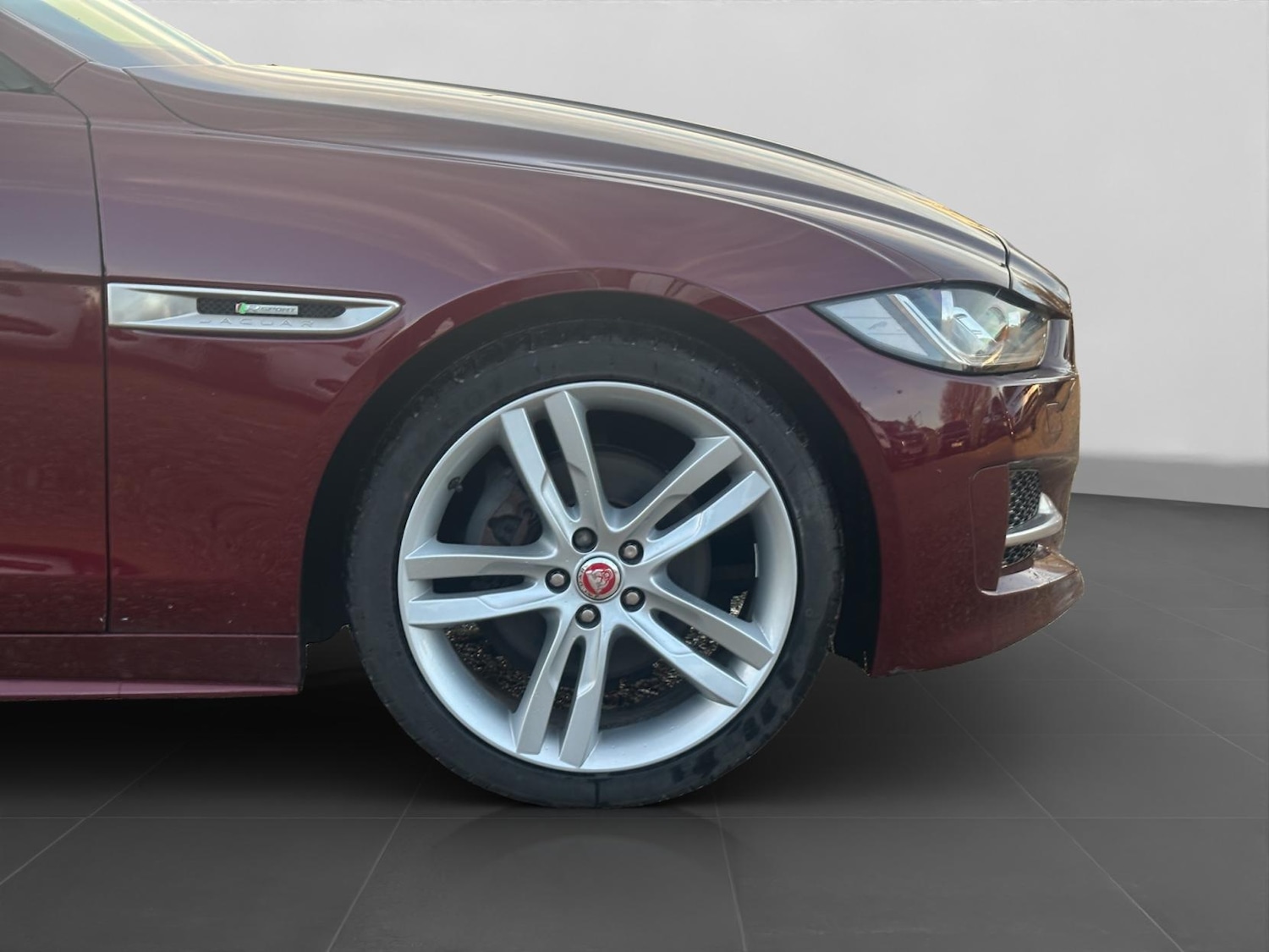 Used Jaguar XE 2016 for sale - 76696992: Photo 22