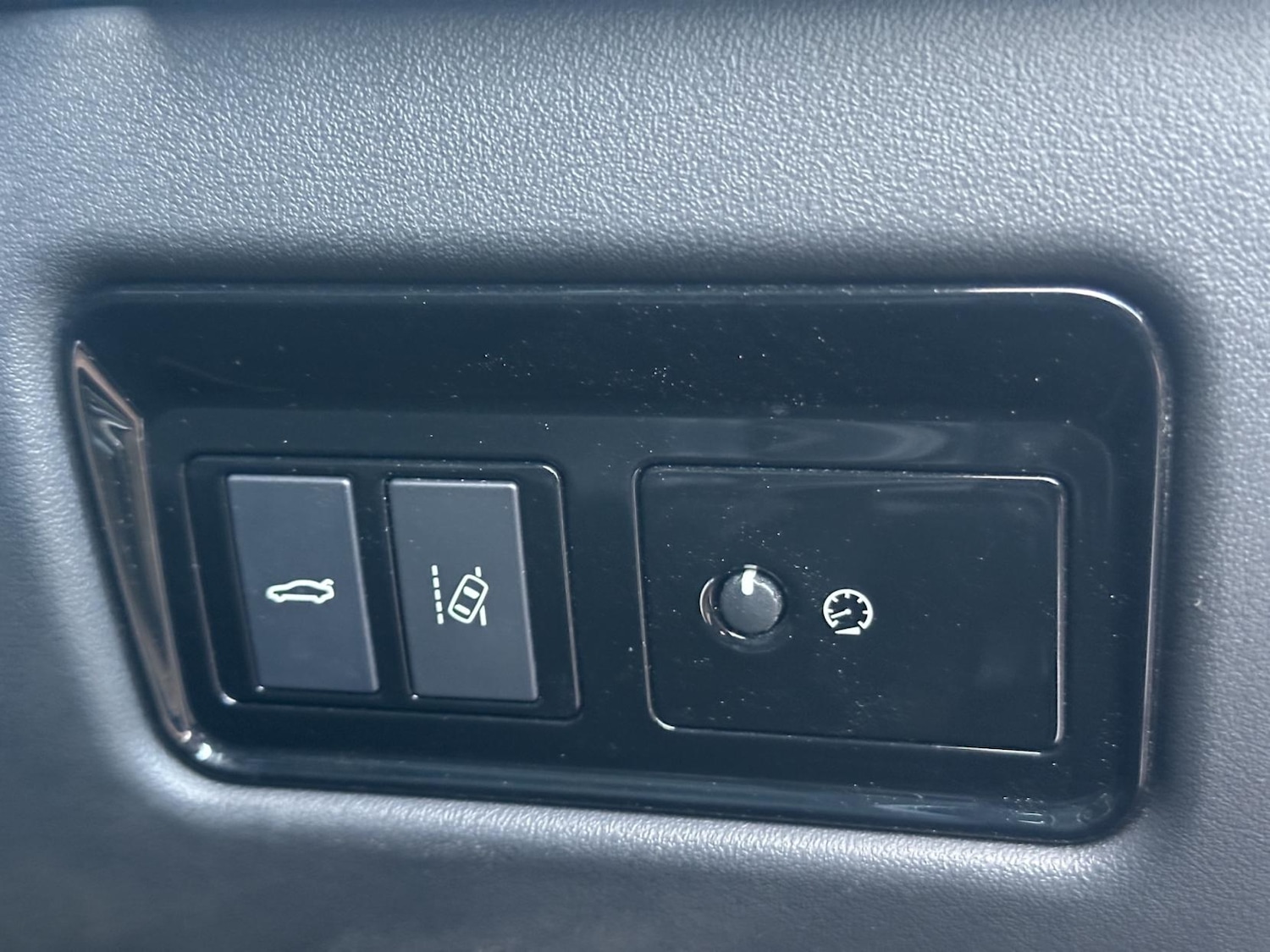 Used Jaguar XE 2016 for sale - 76696992: Photo 23