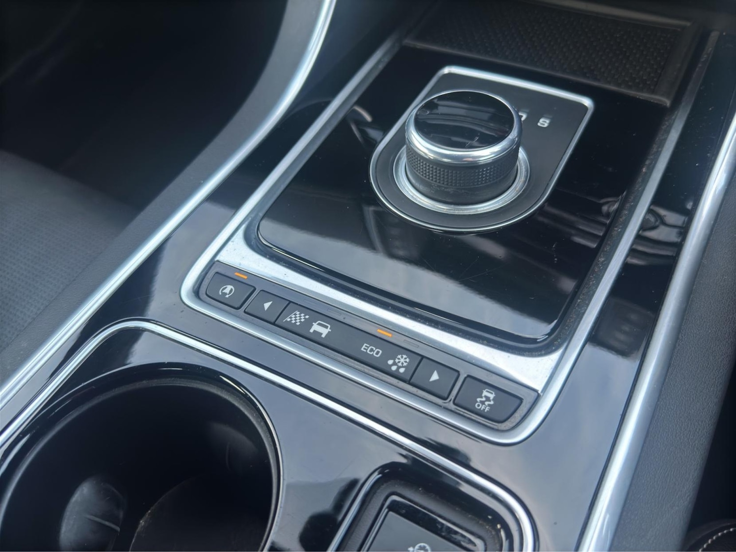 Used Jaguar XE 2016 for sale - 76696992: Photo 29