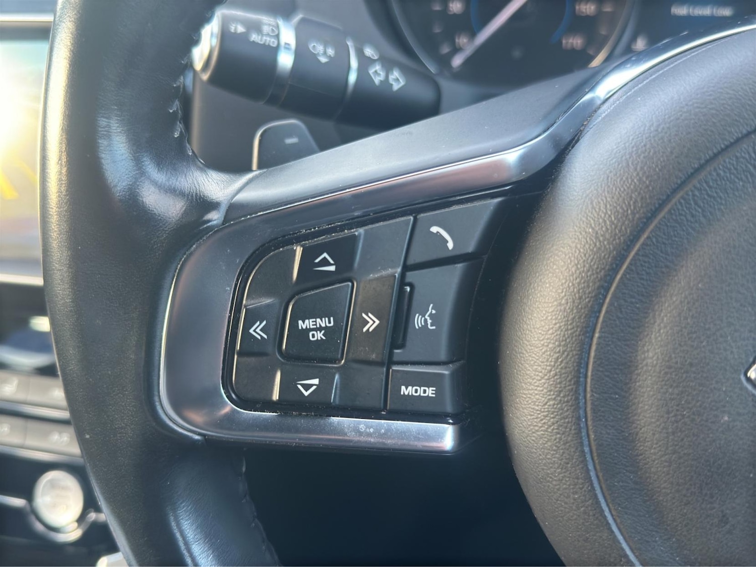 Used Jaguar XE 2016 for sale - 76696992: Photo 30