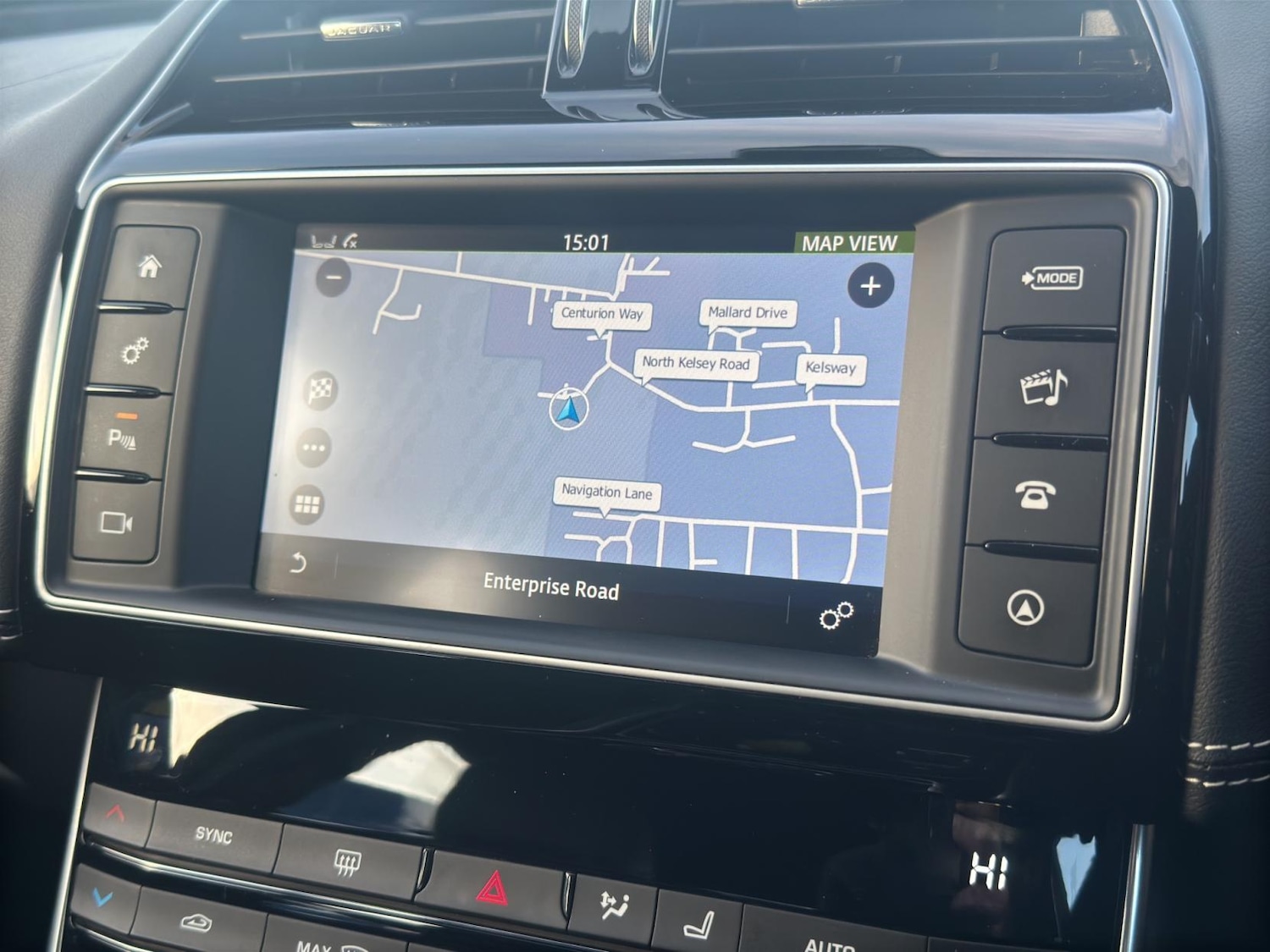 Used Jaguar XE 2016 for sale - 76696992: Photo 32